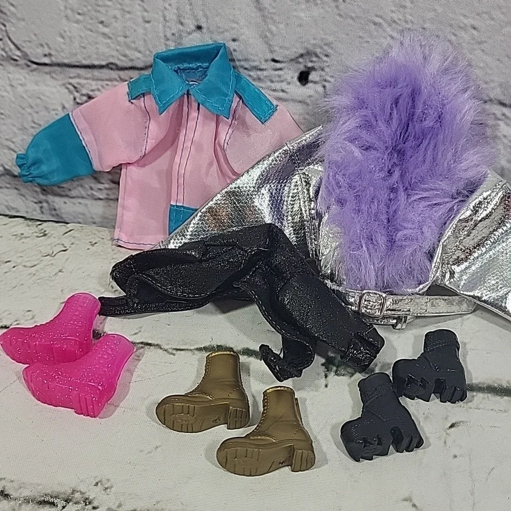 Barbie‎ Doll Clothes Lot Jackets Windbreaker Shoes Combat Boots Mattel
